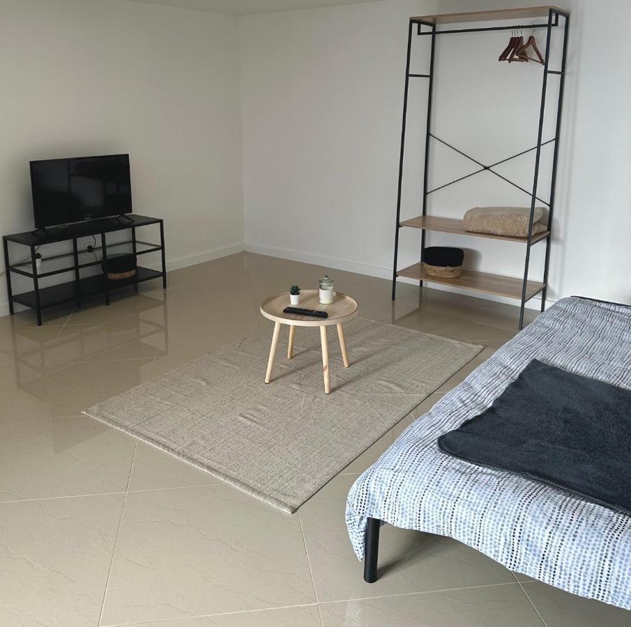 Appartamento Petite Maison Studio Tout Confort Cosy Givors Autoroute Et Gare Esterno foto